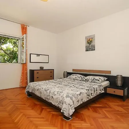 Apartment With A Parking Space Kastel Kambelovac, - 21997 Kastela